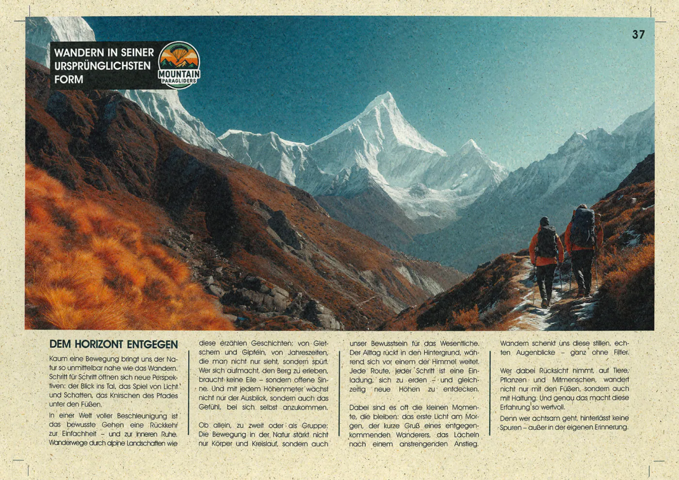 Dasselbe Druckmuster auf Graspapier 320 g/m² mit Weißunterdruck: Magazinseite mit Bergfoto und zwei Wandernden